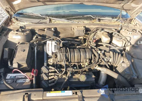 2000 Buick Park Avenue from USA, damaged, VIN 1G4CW54K3Y4260557